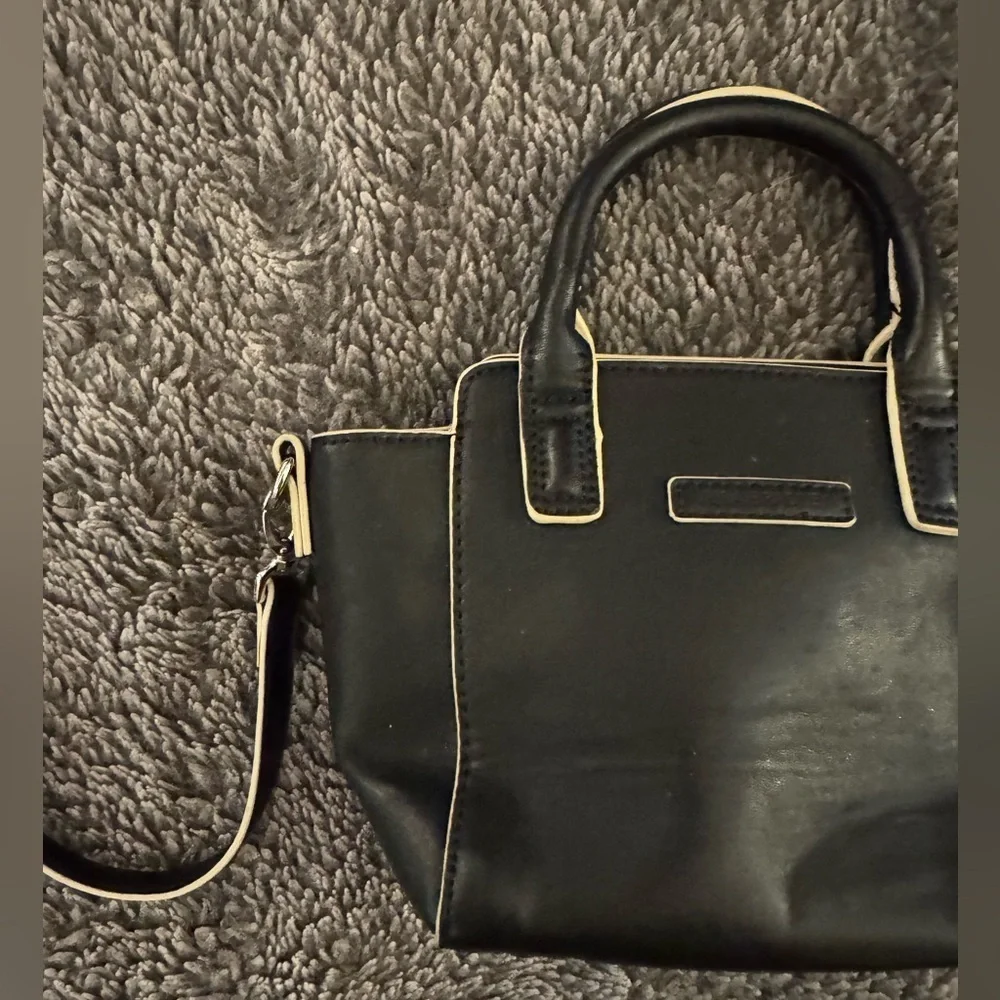 VERA BRADLEY Small Faux Leather Crossbody